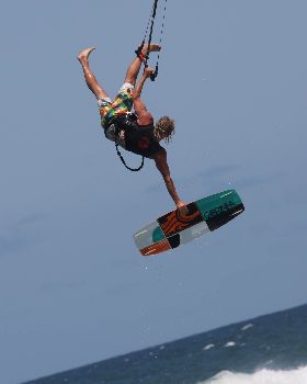 lennox head sunday  6 nov....kite expo.... c\o www.australiankiteboarding.com