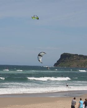 lennox head sunday  6 nov....kite expo.... c\o www.australiankiteboarding.com