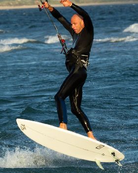 Kitesurfing