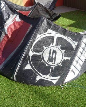 Kitesurfing