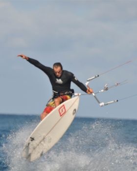 Kitesurfing