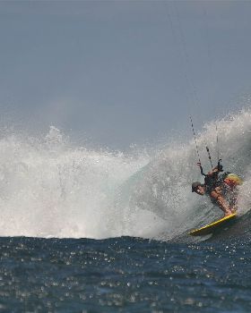Kitesurfing