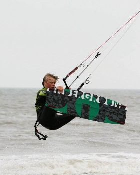 Jasper de Kloet Rocking his underground board
