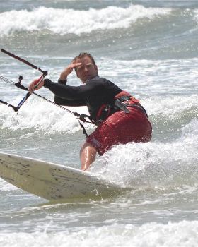 Kitesurfing