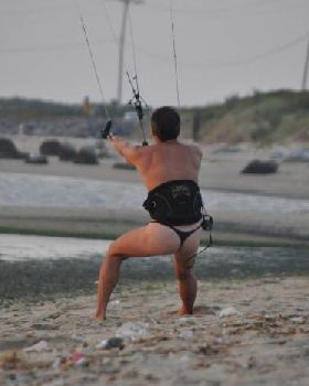 Kitesurfing