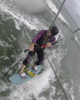 Kitesurfing at Mentone