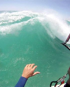 Kitesurfing in West Oz