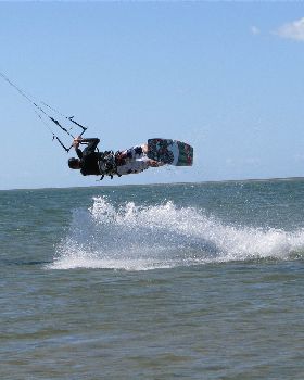 Kitesurfing