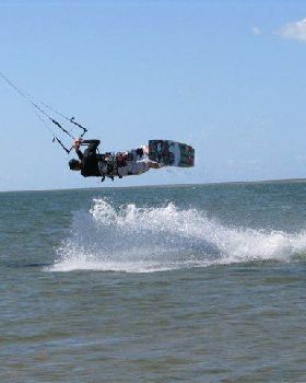 Kitesurfing