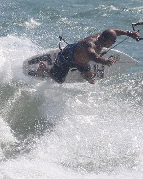 Kitesurfing Mui Ne beachy Vietnam