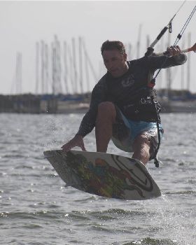 Kitesurfing