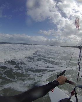 Kitesurfing at Hampton in 30 knot westerly