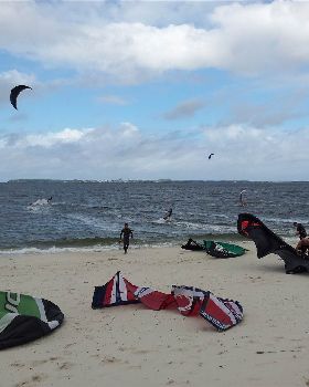 Kitesurfing
