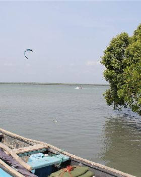 Kitesurfing
