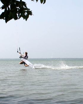 Kitesurfing