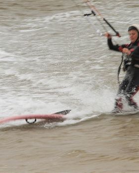 Kitesurfing
