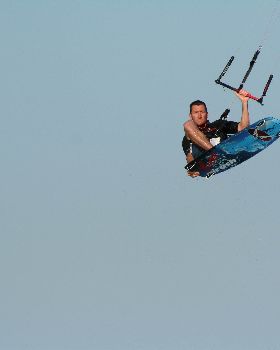 Kitesurfing