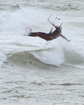 Kitesurfing