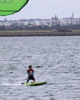 Kitesurfing