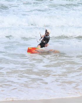 Kitesurfing