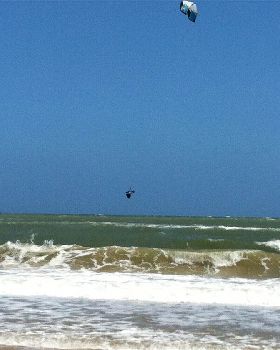 Kitesurfing