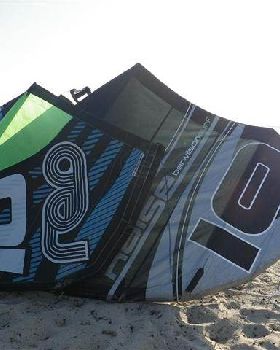 Kitesurfing