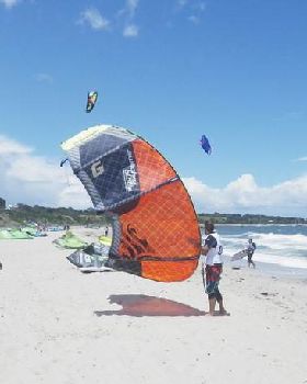 Kite racing at Hampton in 30+ knots