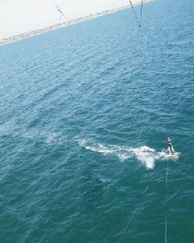 Kitesurfing downwinder Mentone to Port Melbourne