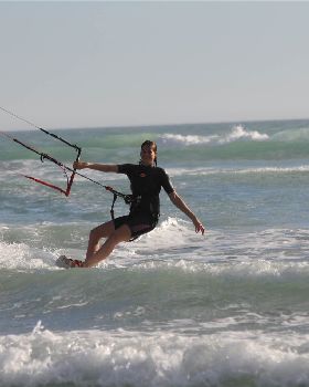 Kitesurfing
