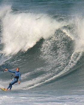 Kitesurfing