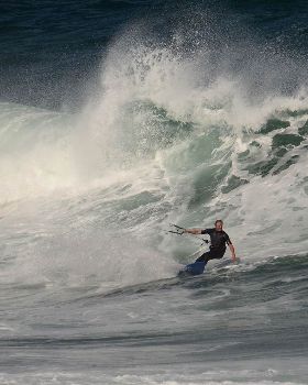 Kitesurfing