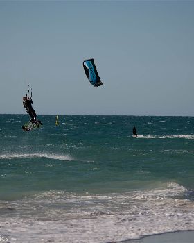 Kitesurfing