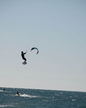Kitesurfing