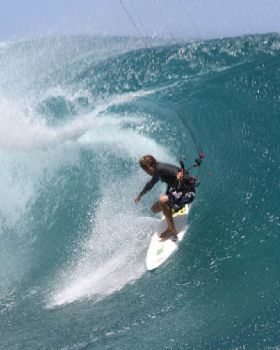 Kitesurfing
