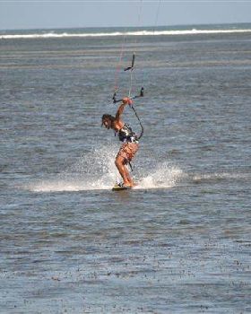Kitesurfing