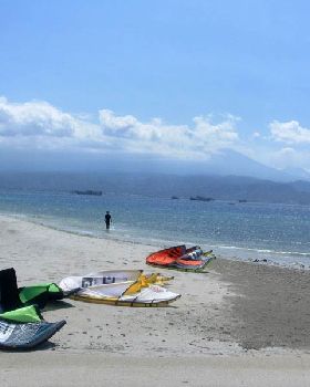 Kitesurfing