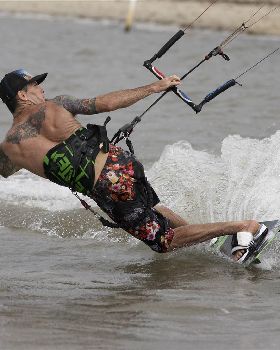 Kitesurfing