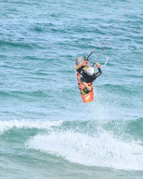 Kitesurfing