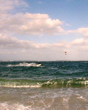Kitesurfing