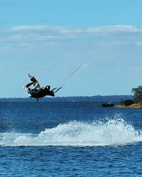 Kitesurfing