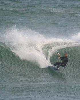 Kitesurfing