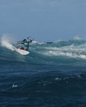 kitesurfing namotu is bws team