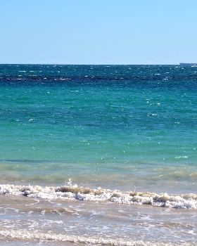 Kitesurfing