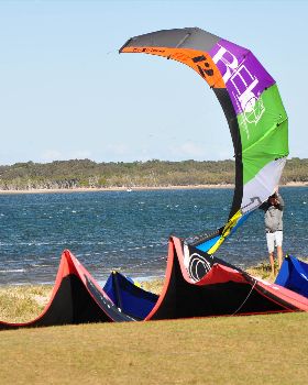 Kitesurfing