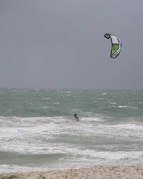 Kitesurfing