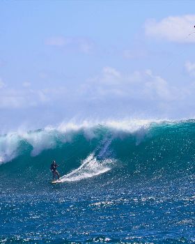Kitesurfing