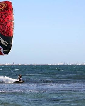 Kitesurfing