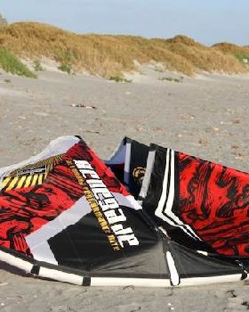 Kitesurfing