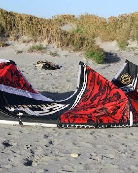 Kitesurfing