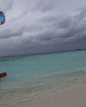 Kitesurfing
